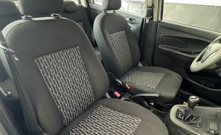 FORD / KÁ SEDAN SE 1.5