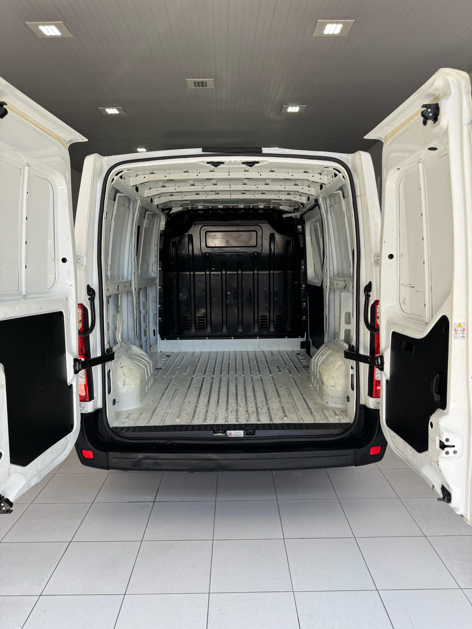 RENAULT / MASTER 2.3 DCI DIESEL FURGÃO L1H1 3P MANUAL