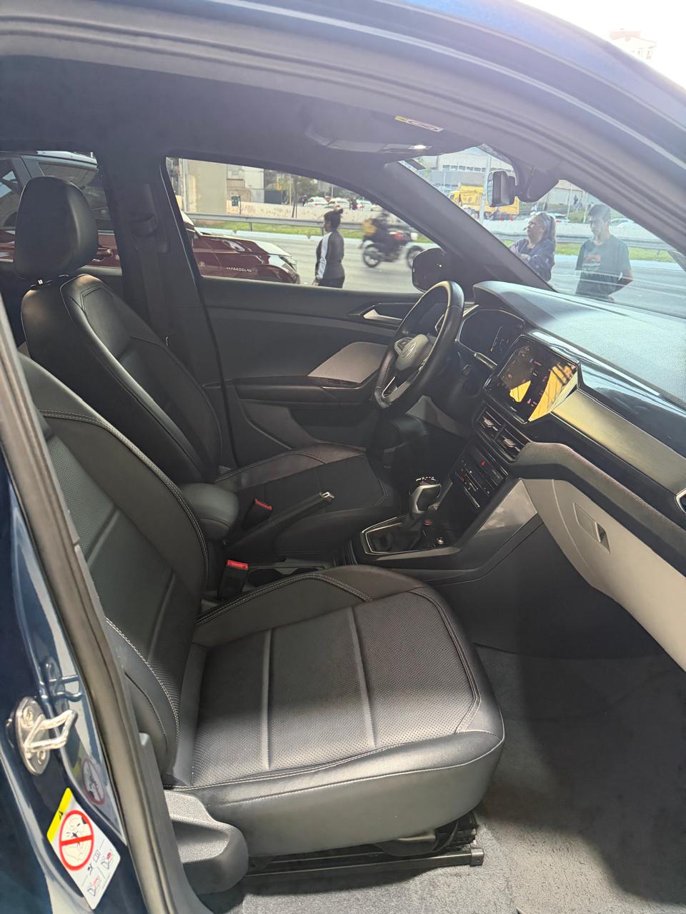 VOLKSWAGEN / T-CROSS  1.4 250 TSI TOTAL FLEX HIGHLINE AUTOMÁTICO